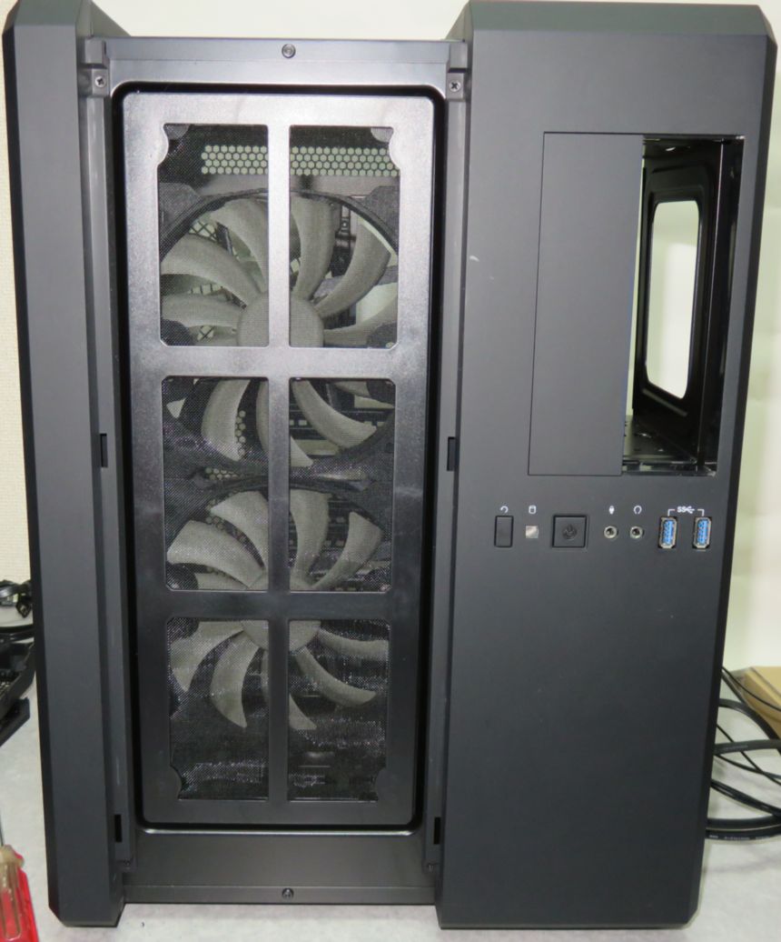 クリーニング後のきれいなPCフィルター
